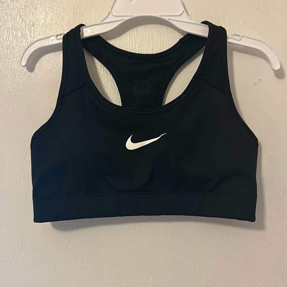 Woman’s Nike sport bra